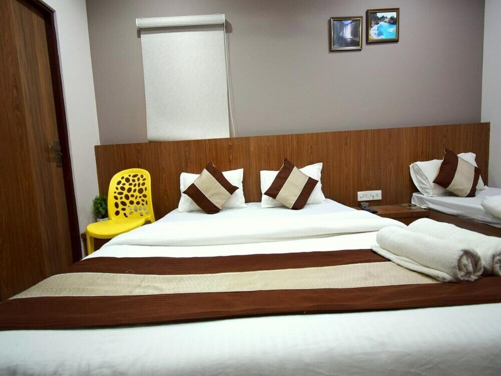 Фото Отель Embassy