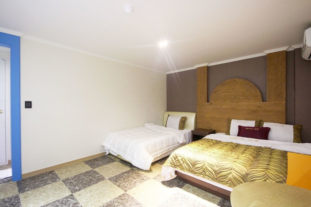 Фото Busan Gupo Cats