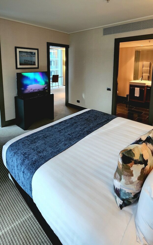 Фото Marsden Viaduct Hotel