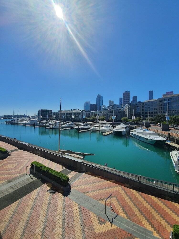 Фото Marsden Viaduct Hotel