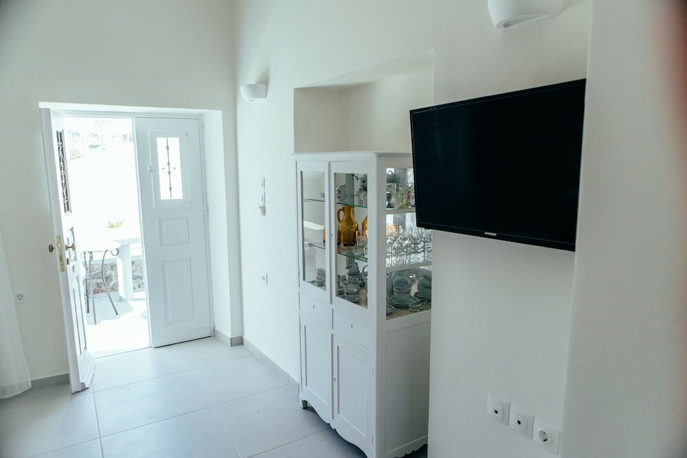 Фото Day One Fira Mansion