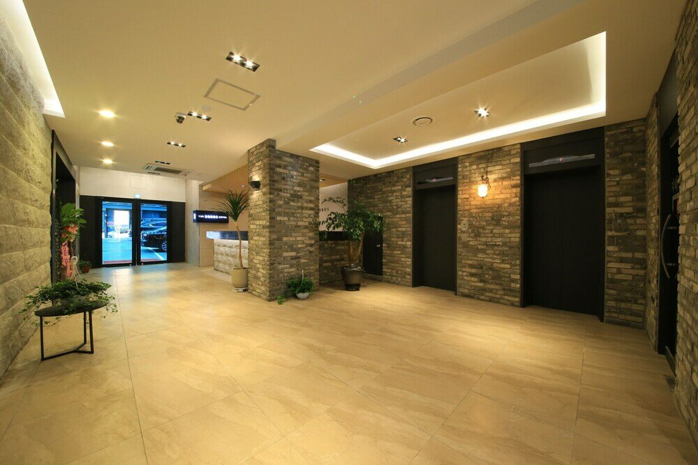 Фото Suwon City Hall Station Bobos