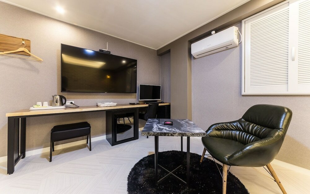 Фото Suwon City Hall Station Dean