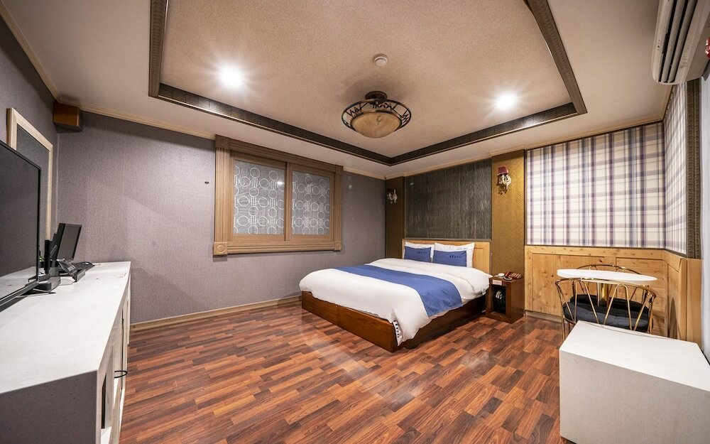 Фото Changwon Myeongseodong Hotel Sky