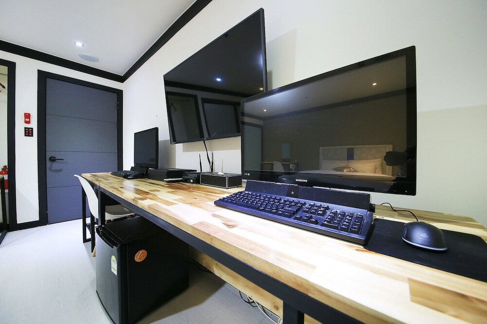 Фото Suwon Yeongtong Sg Hotel