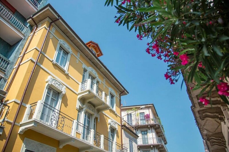 Гостиница Apartment in a Liberty Style House - Free Wifi в Вербании