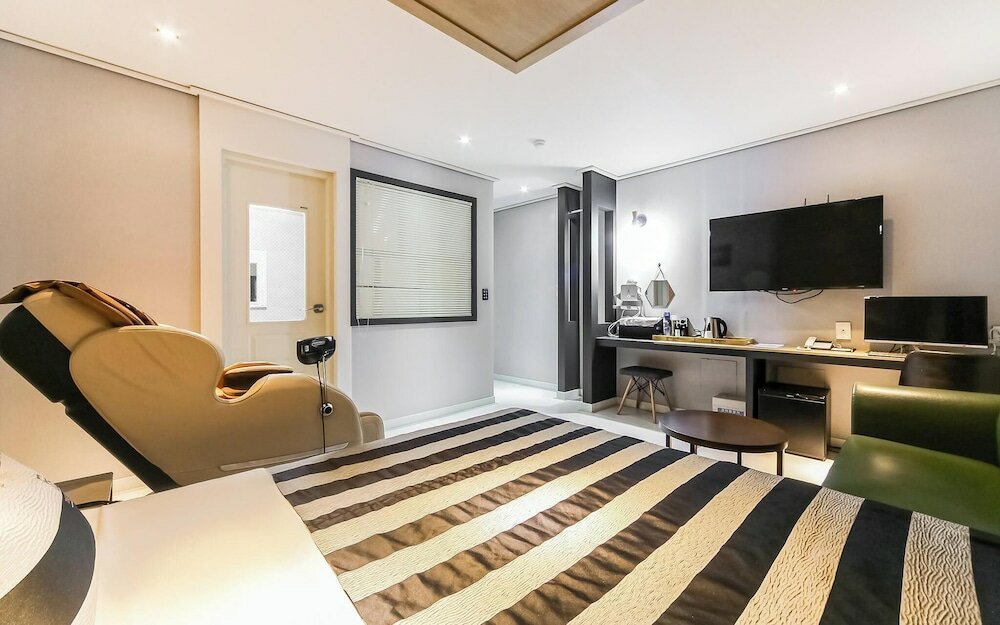 Фото Gimhae Eobangdong The Gentle Hotel