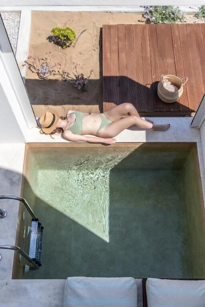 Фото Alero Seaside Skyros Resort