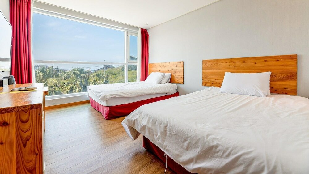 Фото Jeju Dodubong