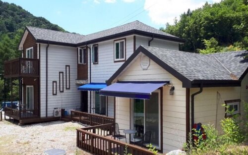 Гостиница Jecheon Byeoldongjari Pension в Чхунчхон-Пукто