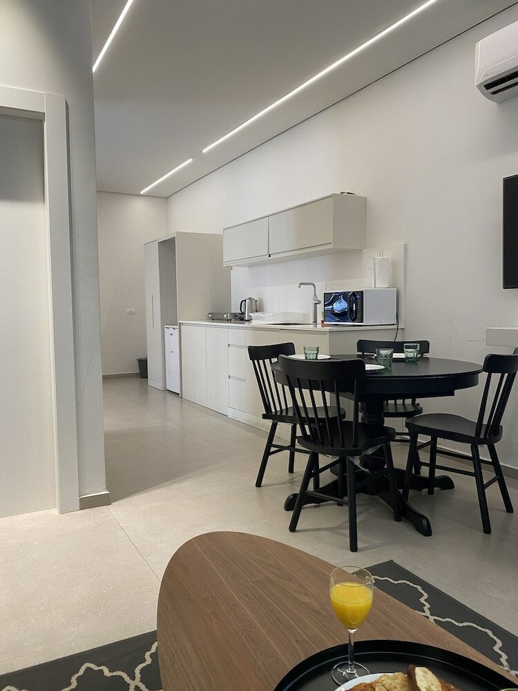 Фото Cozy Apartment in the Heart of Tel Aviv