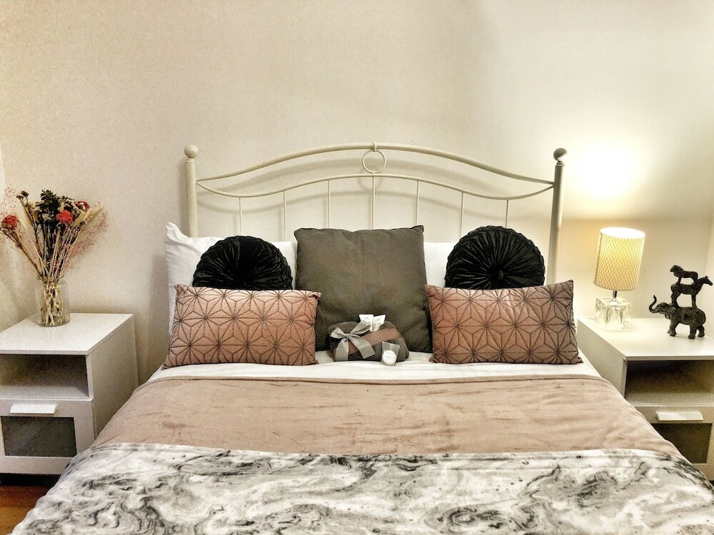 Фото Elegant Apartment in The Wharf