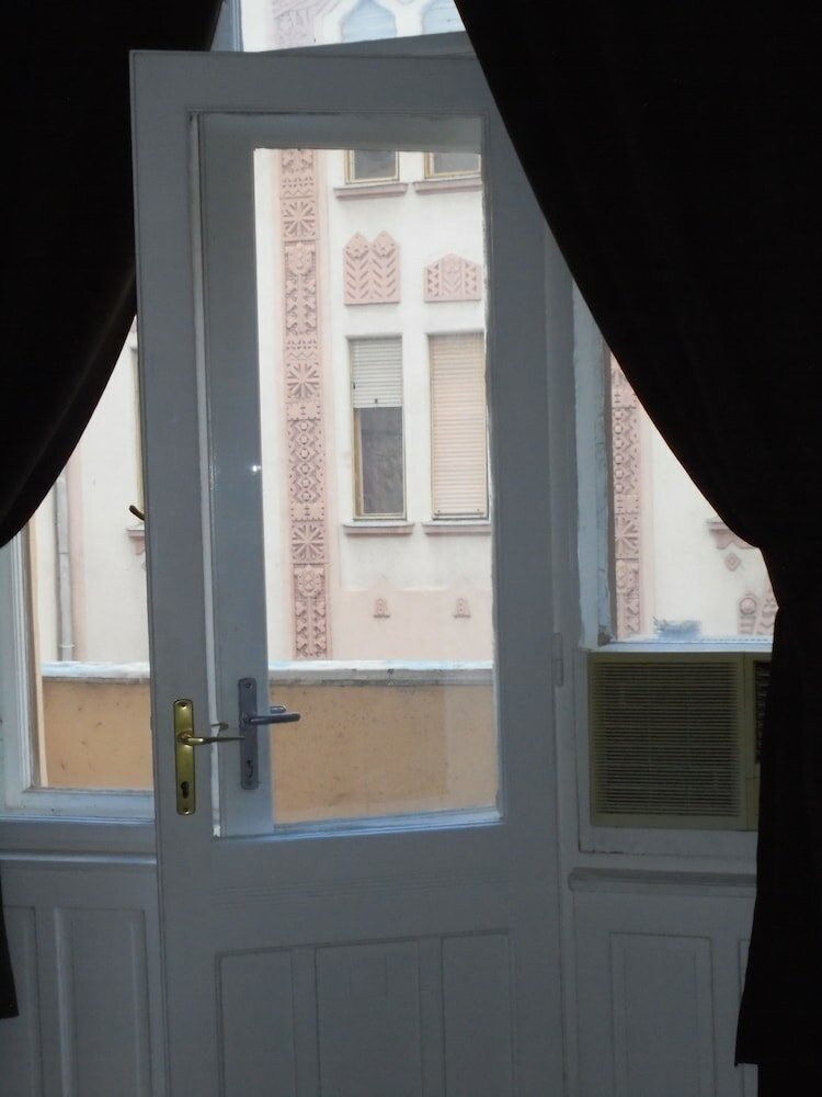 Фото Liechtenstein Apartments Wesselényi 18