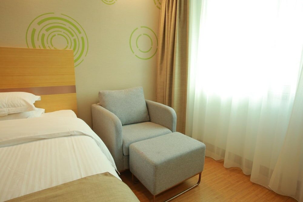 Фото GreenTree Inn Shanghai Hongqiao Airport Hotel
