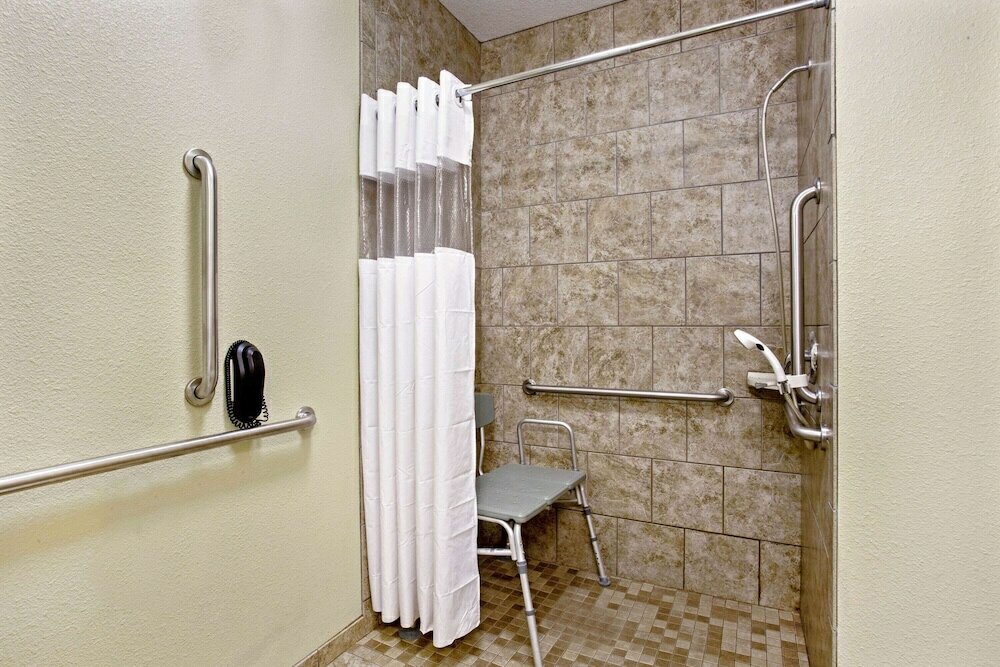 Фото La Quinta Inn & Suites by Wyndham Bismarck