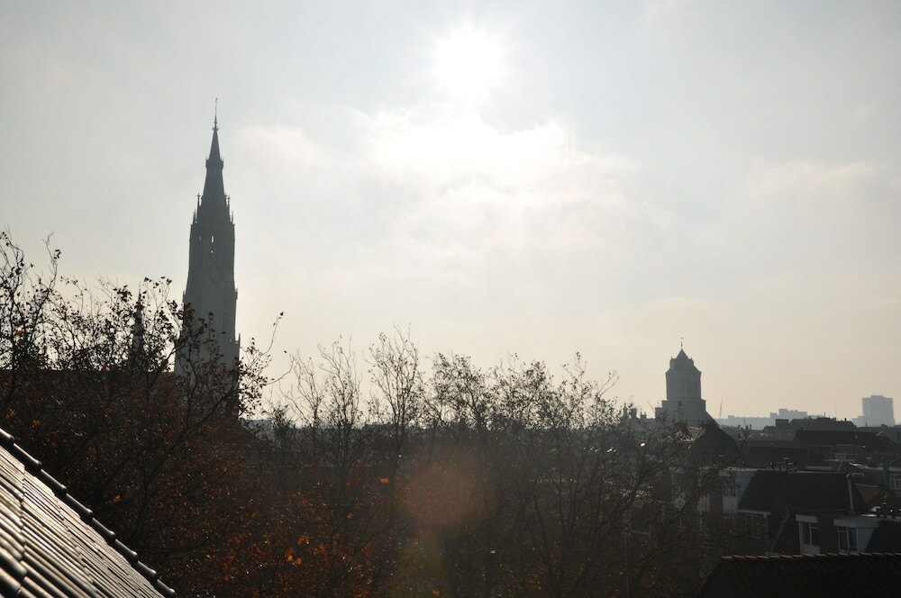 Фото Hotel De Plataan Delft Centrum