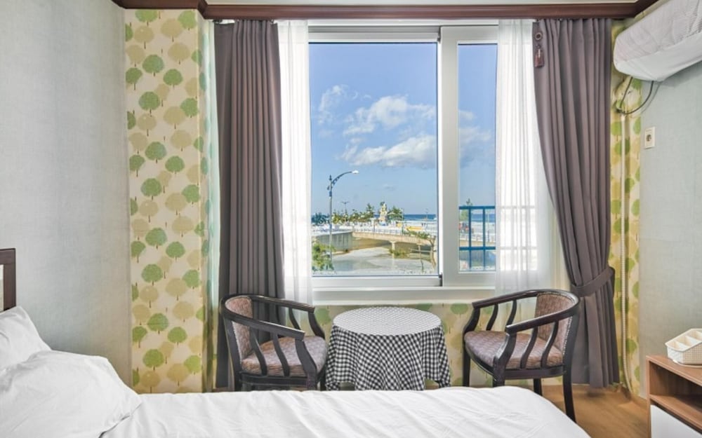 Фото Yangyang Hajodae Conto Hotel Pension