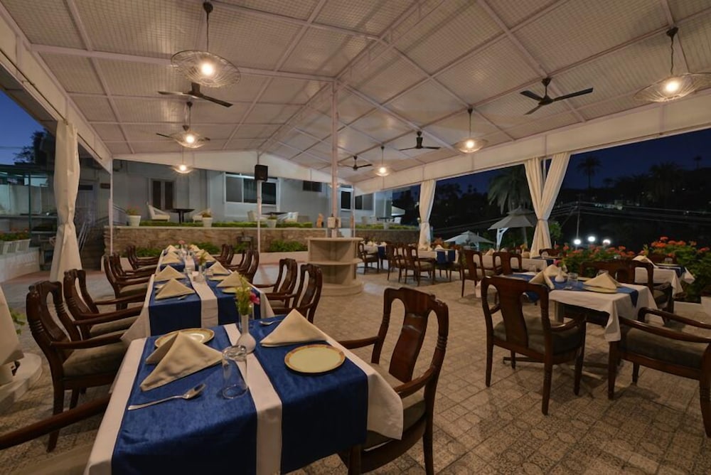 Фото Hotel Karnavati