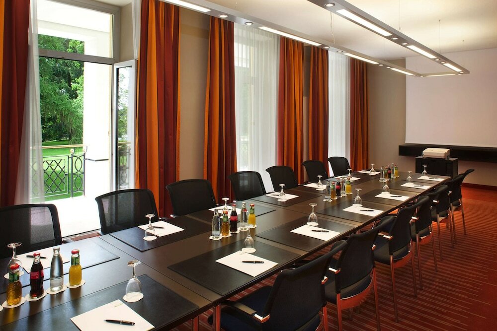 Фото Steigenberger Hotel Der Sonnenhof