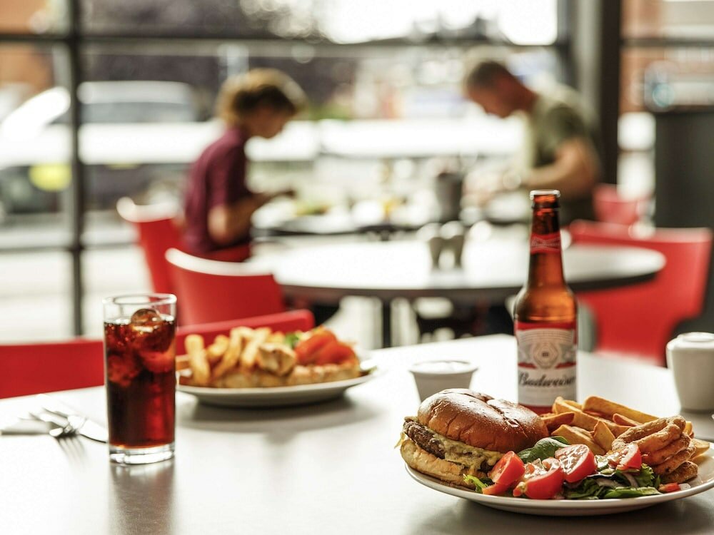 Фото Ibis Hull City Centre