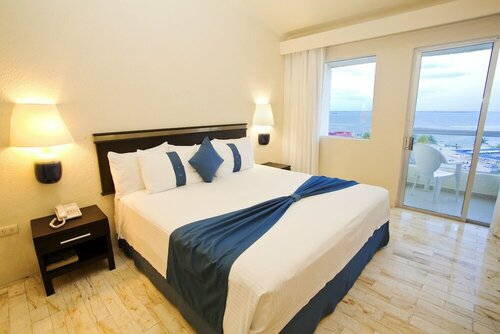 Гостиница Aquamarina Beach Hotel Cancún в Канкуне