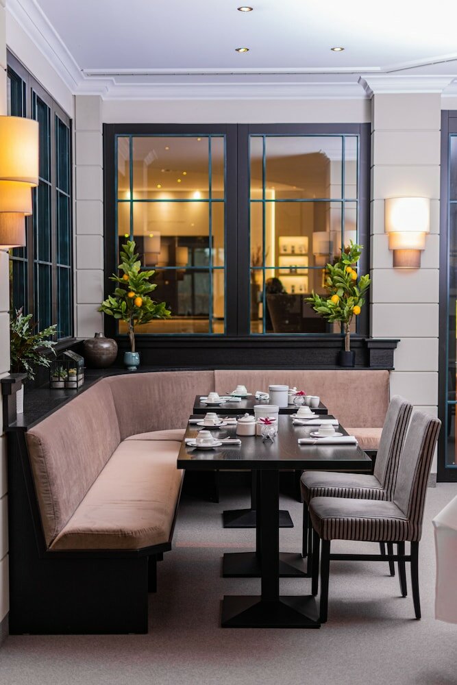 Фото Court Hotel