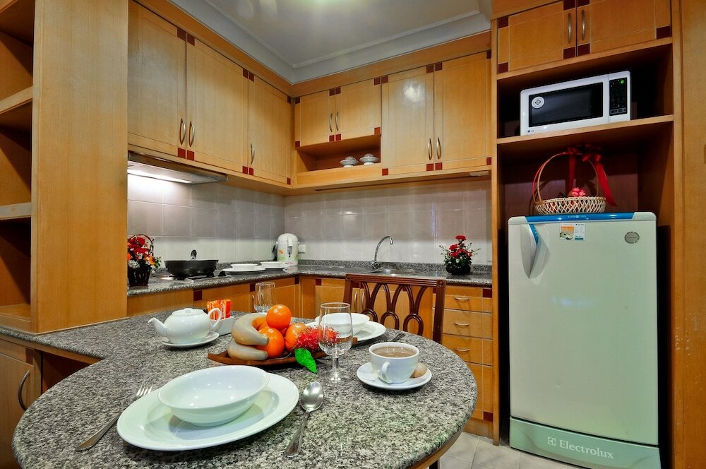 Фото Admiral Suite Serviced Apartment Hotel Sukhumvit