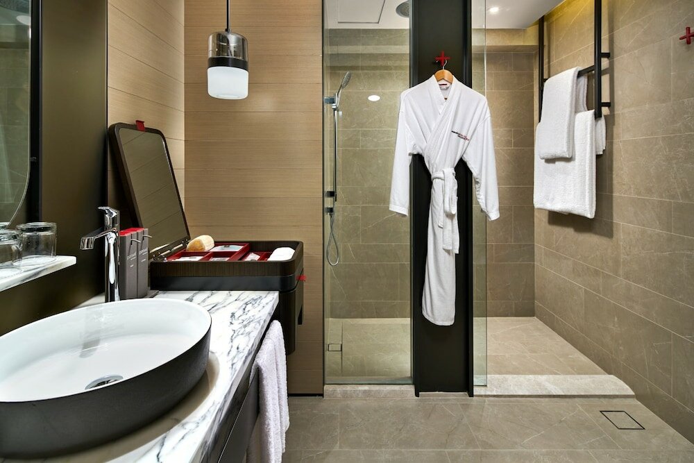 Фото Swissotel The Stamford, Singapore