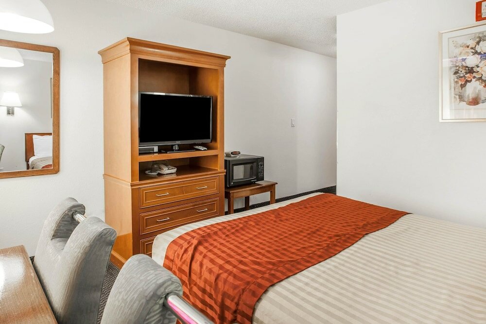 Фото Econo Lodge SeaTac Airport North