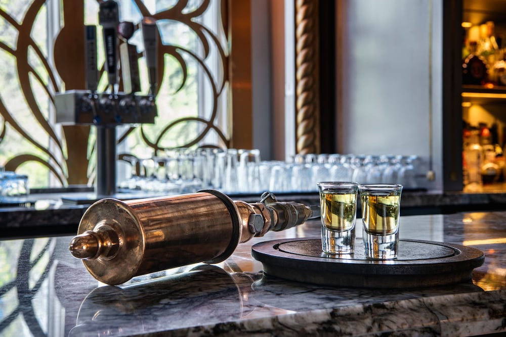 Фото The Hotel Saskatchewan Autograph Collection