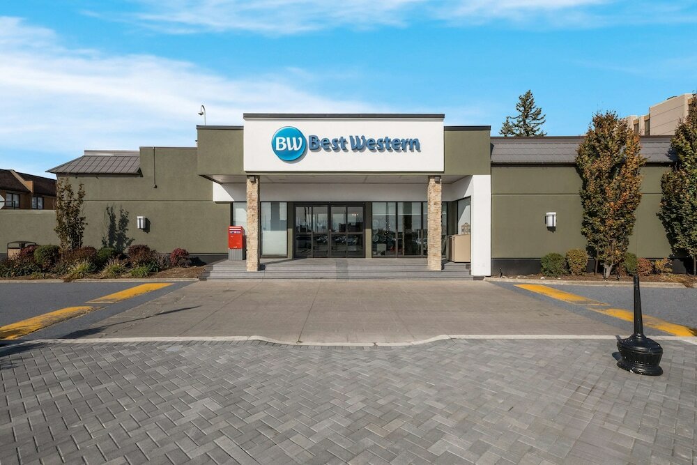 Фото Best Western Parkway Hotel Toronto North