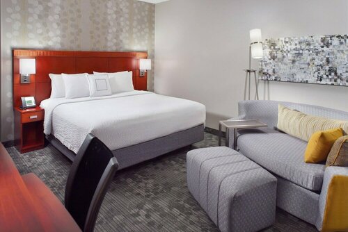 Гостиница Courtyard by Marriott Greensboro