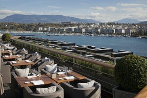 отель Four Seasons Hotel Des Bergues Geneva