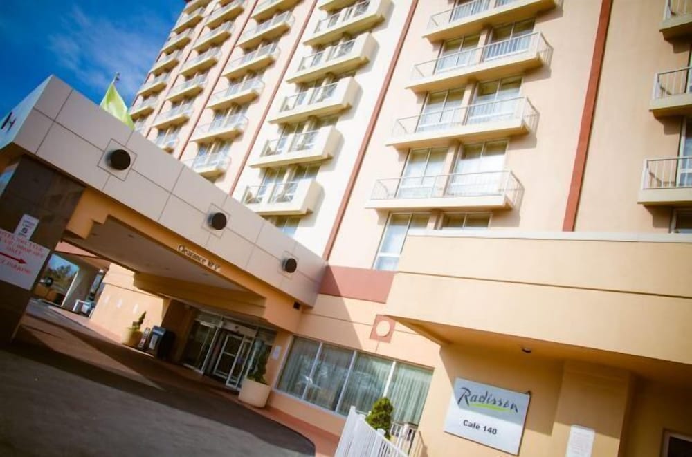 Фото Отель Doubletree by Hilton New York Jfk Airport