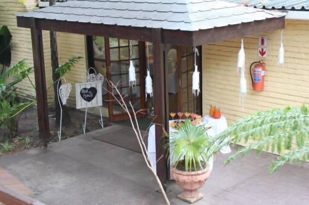 Фото Far Hills Hotel