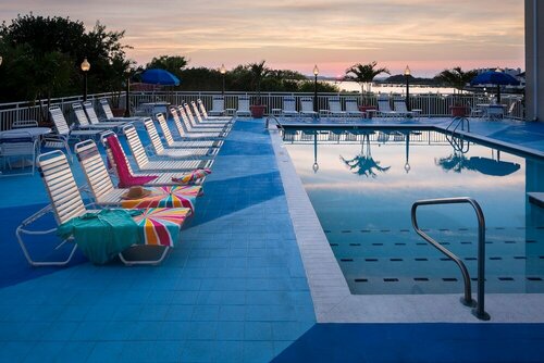 Гостиница Coconut Malorie Resort Ocean City a Ramada by Wyndham