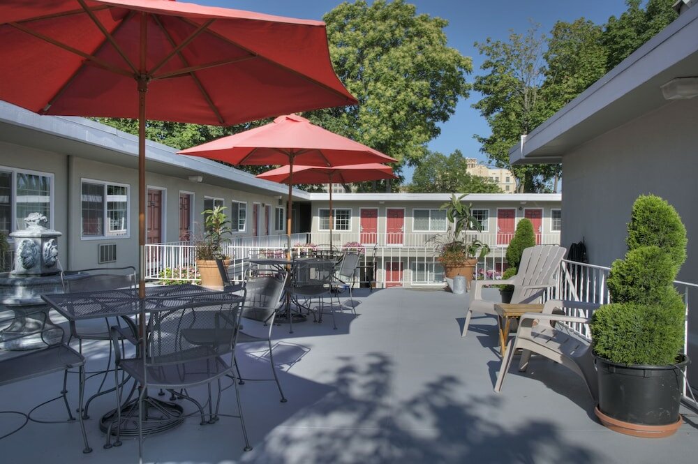 Фото Campus Inn & Suites Eugene Downtown