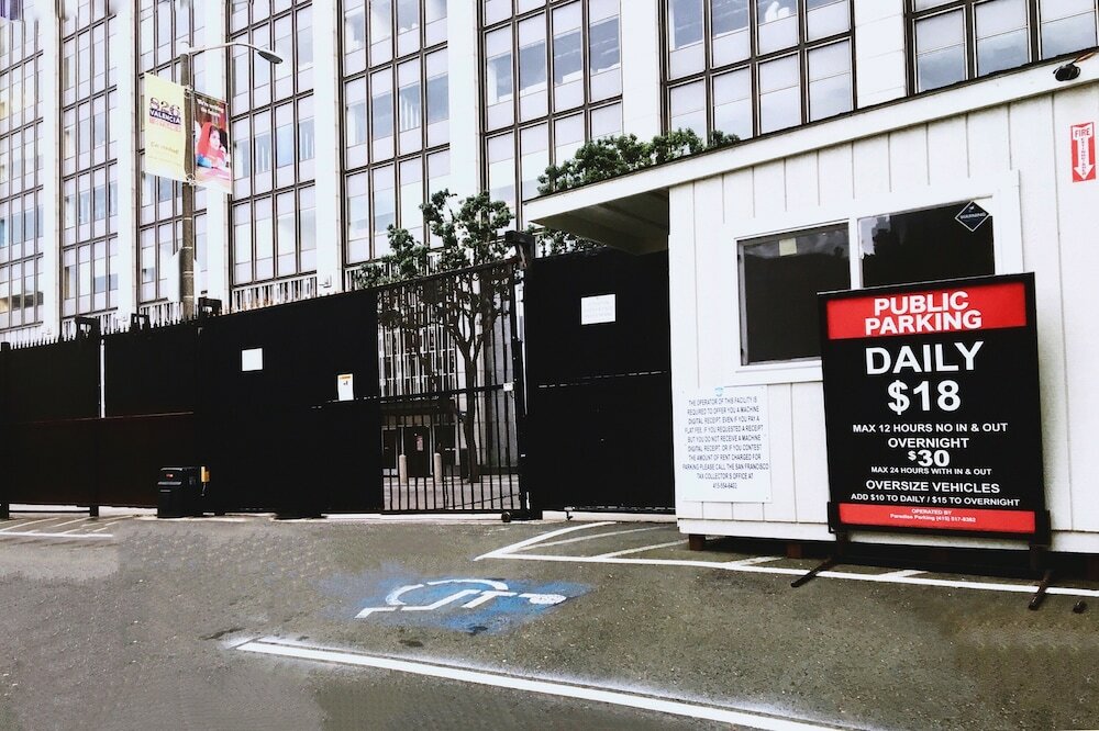 Фото Embassy Hotel