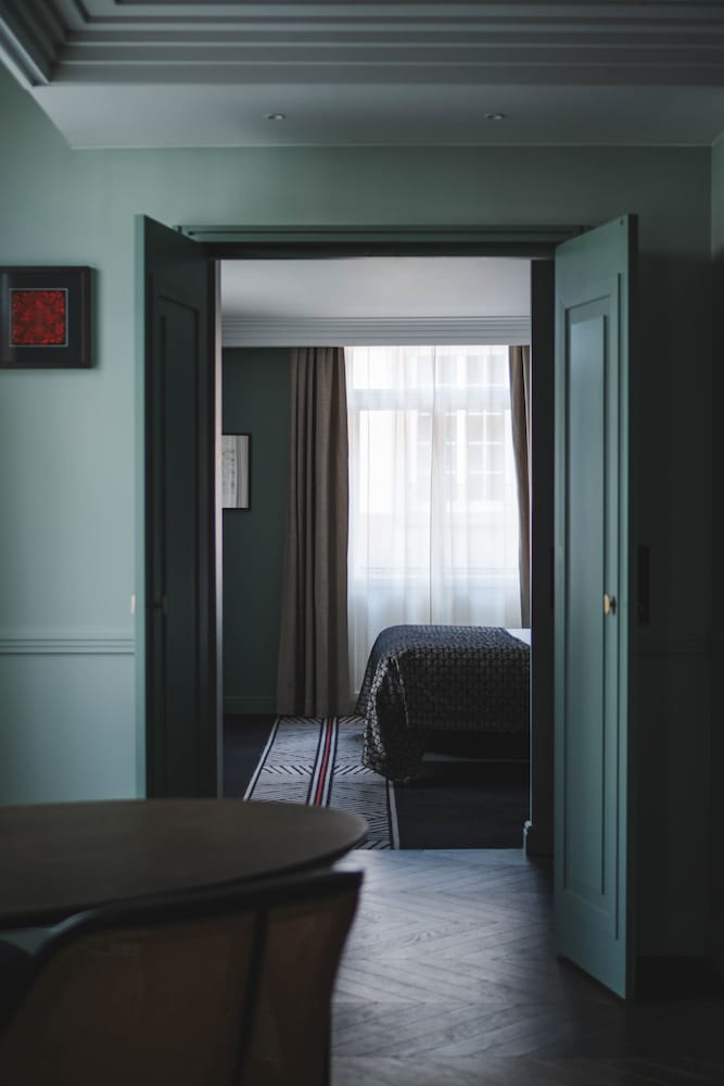 Фото Maison Rouge Hotel