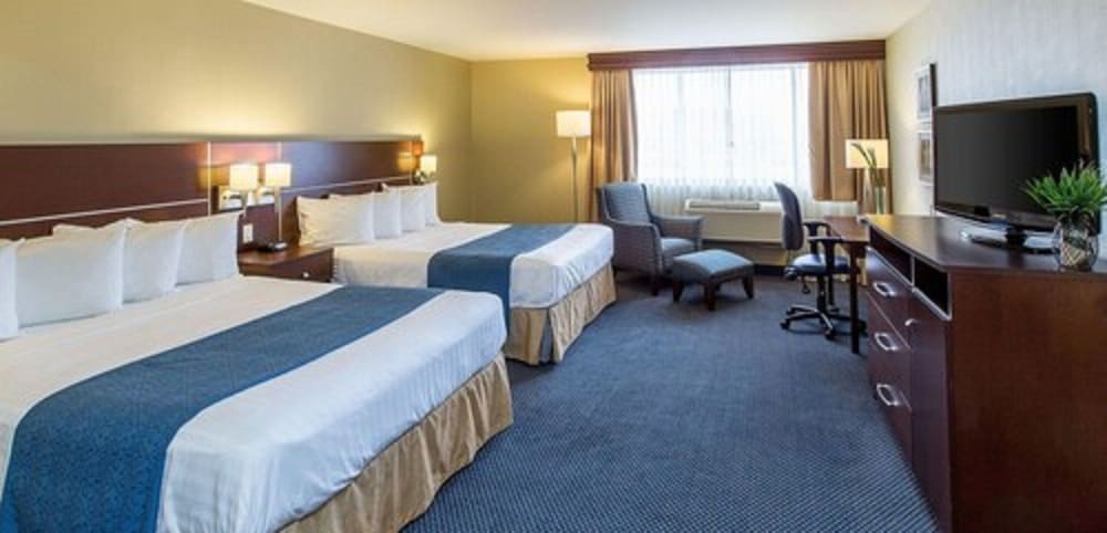 Фото Quality Inn & Suites Brossard