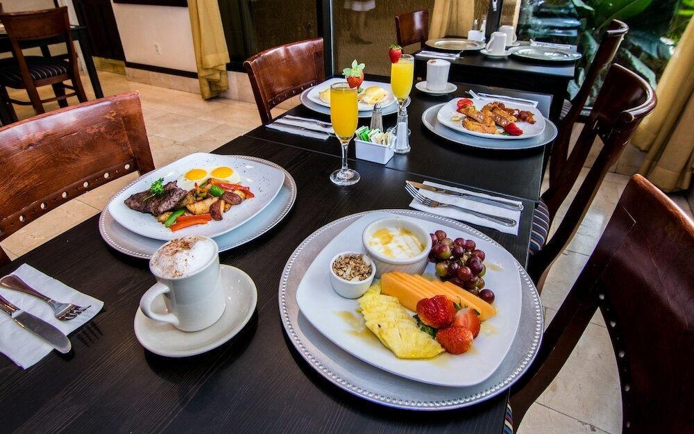 Фото Regency Miami Airport