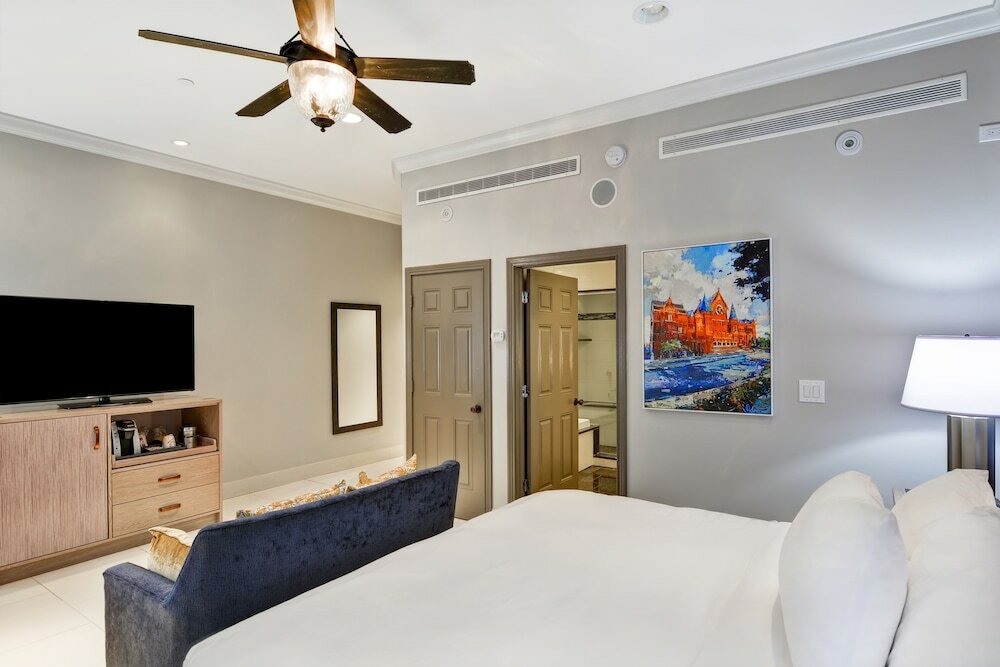 Фото The Cincinnatian Hotel Curio Collection by Hilton