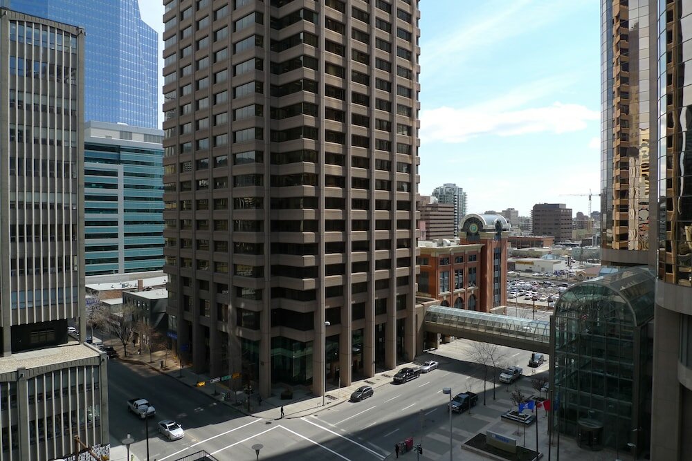 Фото Ramada Plaza by Wyndham Calgary Downtown