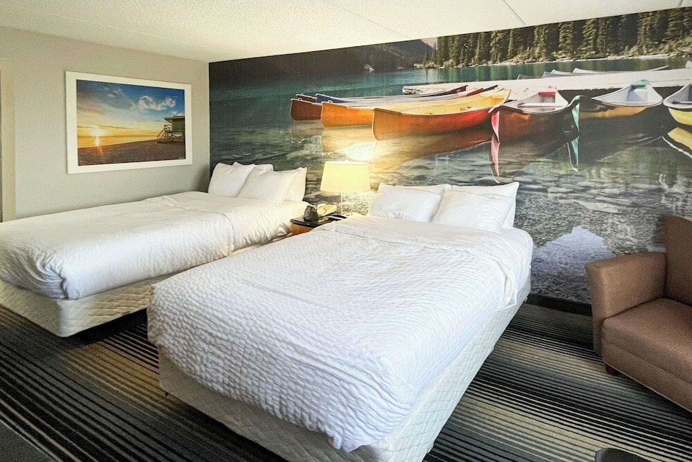 Фото Clarion Pointe Near Erie Casino