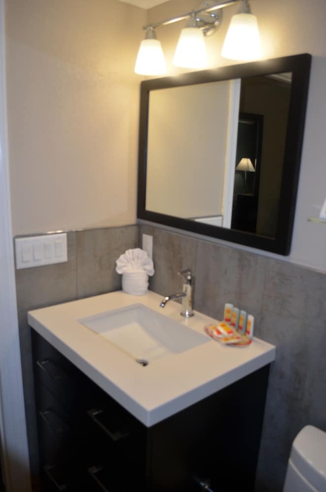 Фото Super 8 by Wyndham Meadowlands