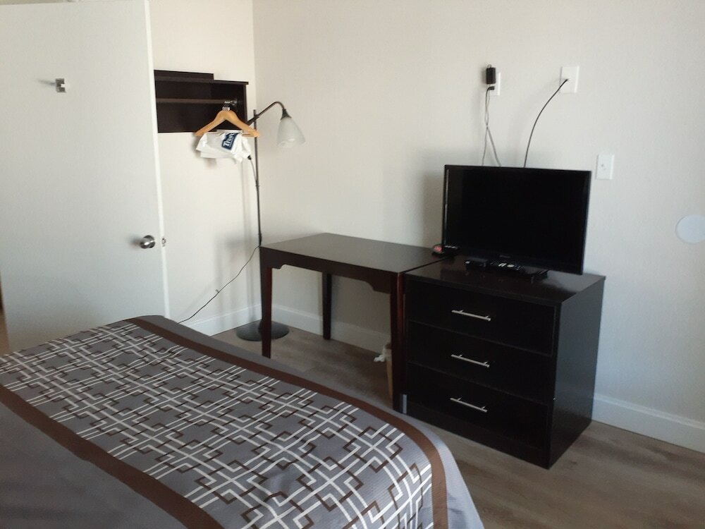 Фото Travelodge by Wyndham Virginia Beach Bay Beach