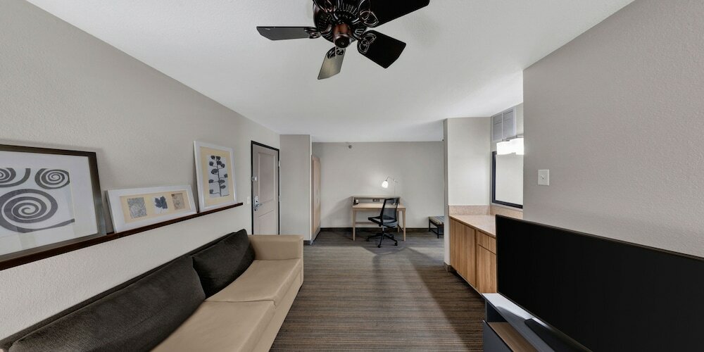 Фото Country Inn & Suites by Radisson, Fargo, Nd