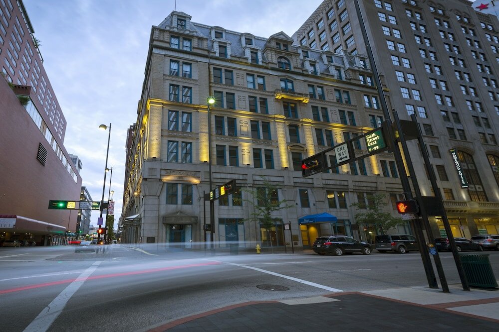 Фото The Cincinnatian Hotel Curio Collection by Hilton