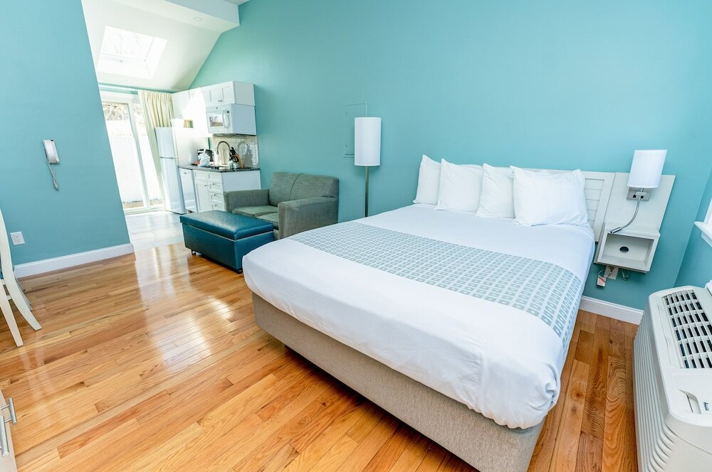 Фото Edgewater Beach Resort, a Vri resort