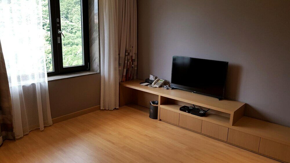 Фото Mudeungpark Hotel